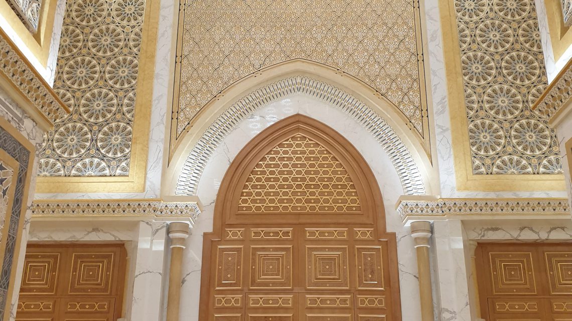 Einblick in die große Halle des Qasr Al Watan